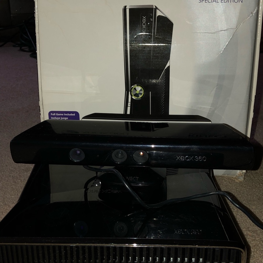 Xbox 360 Kinect special edition 250 GB - Picture 6 of 7